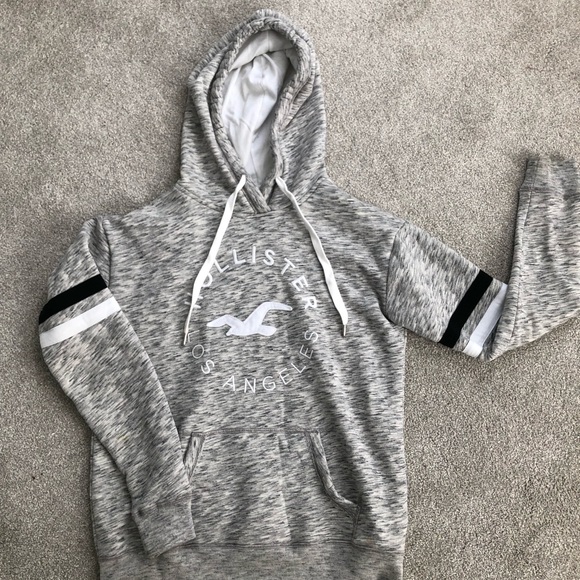 gray hollister hoodie